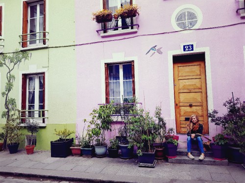 Bunte Häuserfassaden in der Rue Crémieux