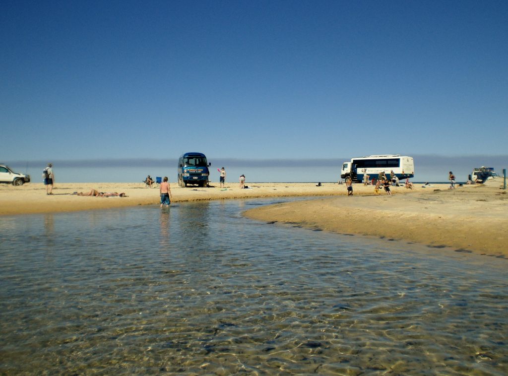 Autofahren am Strand: Fraser Island - Sehenswürdigkeiten Australien Ostküste – Reiseroute Australien Ostküste im Überblick 