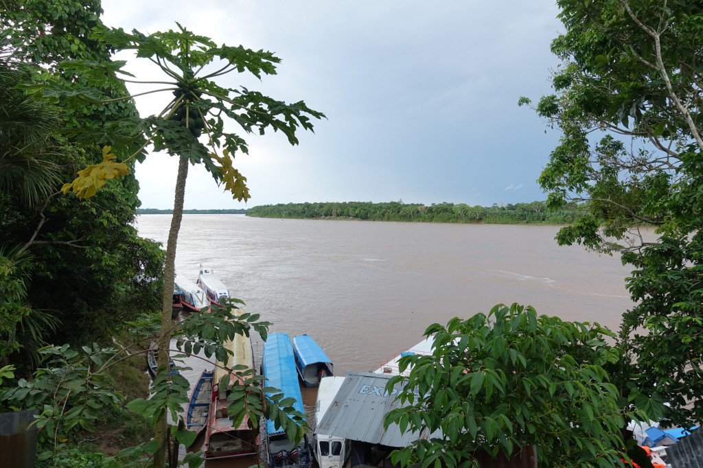 Zufluss zum Amazonas im Norden Perus in Yurimaguas