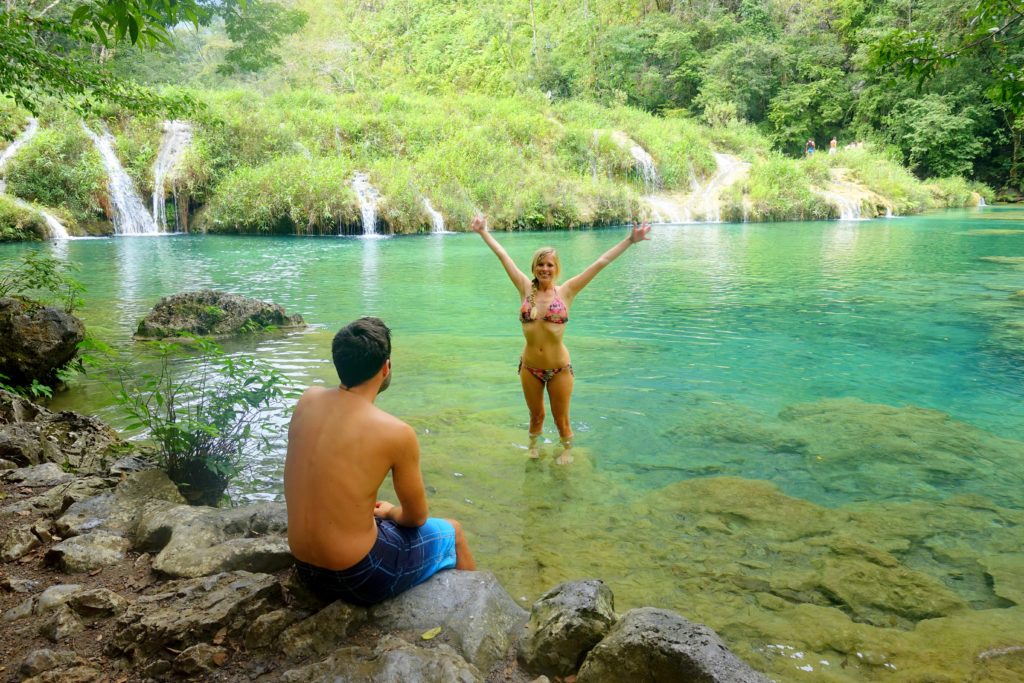 Backpacking in Guatemala - Guatemala Reiseroute & Sehenswürdigkeiten - Schwimmen in Semuc Champey