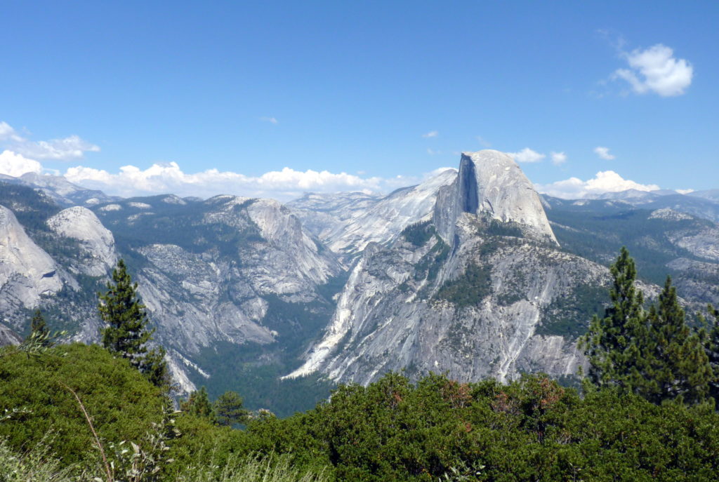 Half Dome im Yosemite Nationalpark ist eine Sehenswürdigkeit in Kalifornien