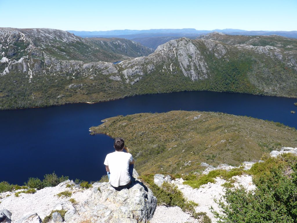 super Aussicht vom Gipfel im Cradle Mountain Nationalpark - Tasmanien-Sehenswürdigkeiten auf deiner Tasmanien-Rundreise